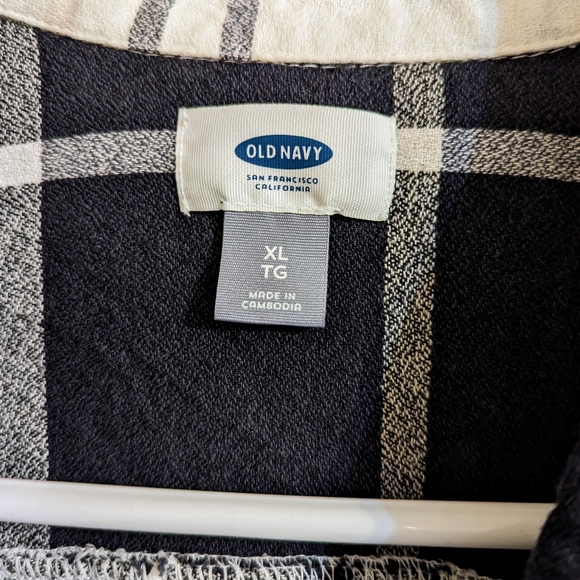 💥5 for 25💥Old Navy XL flannel shirt in black and white - Picture 5 of 8
